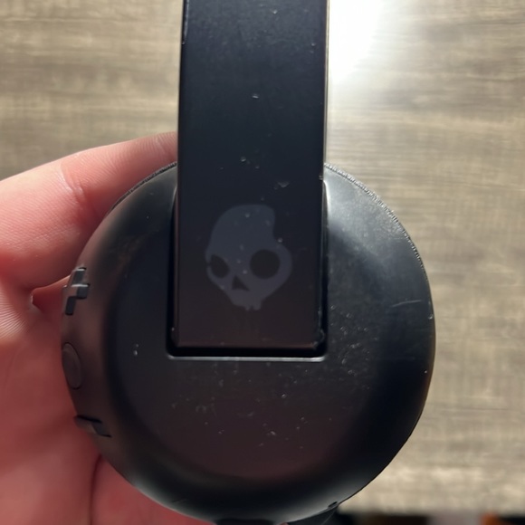 Skullcandy headphones wireless with adjustable volume settings Black barely used - Picture 3 of 5